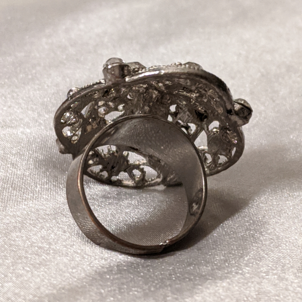 Beautiful Vintage Statement Ring - image 7